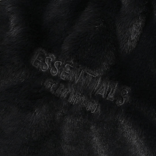מעיל פרוותי (Faux fur) "ESSENTIALS FOG" בצבע שחור קלאסי