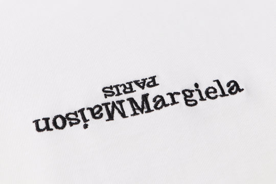 טי שירט מייסון מרג'ילה לוגו הפוך בצבע לבן