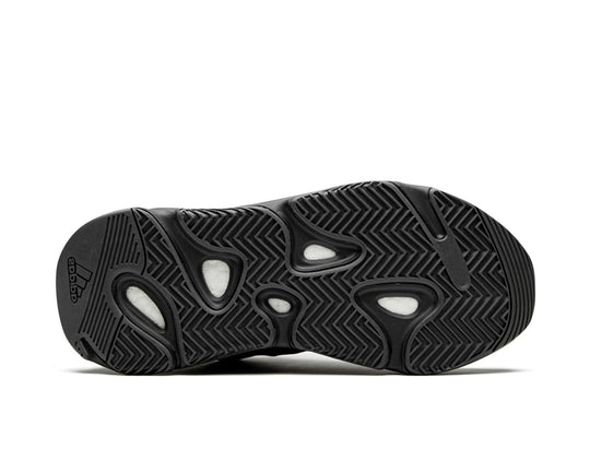 ייזי 700 2.0 - טריפל שחור