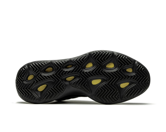 ייזי 700 3.0 - טריפל שחור