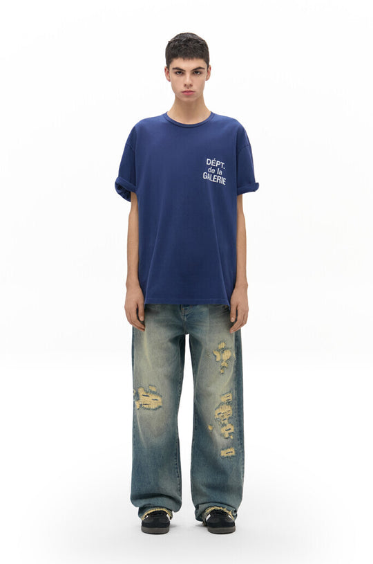 טי שירט גלרי דפט "FRENCH STATEMENT" בצבע כחול עמוק