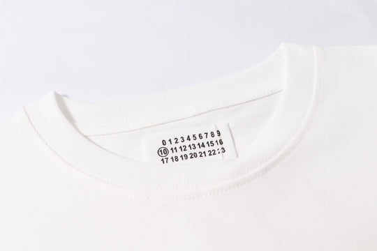 טי שירט מייסון מרג'ילה לוגו הפוך בצבע לבן