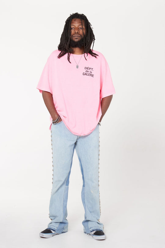 טי שירט גלרי דפט "FRENCH STATEMENT" בצבע ורוד