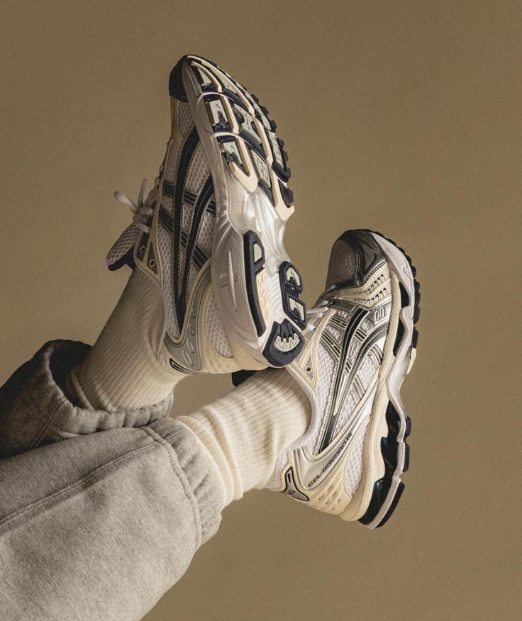 ASICS KAYANO - אסיקס קיאנו
