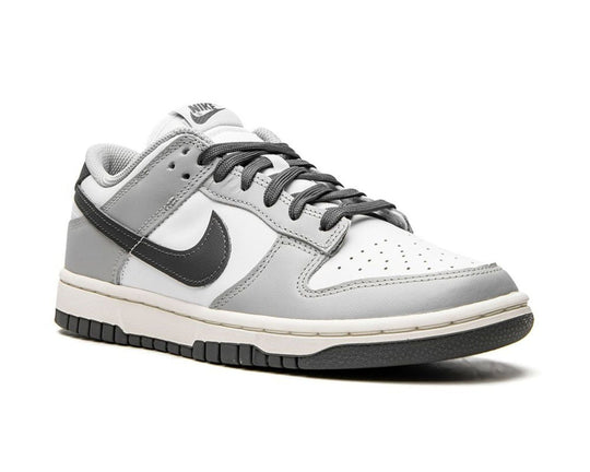 נייקי דאנק - אפור\שחור\לבן