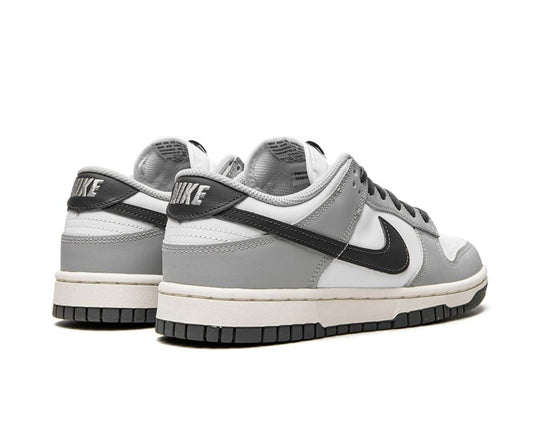 נייקי דאנק - אפור\שחור\לבן