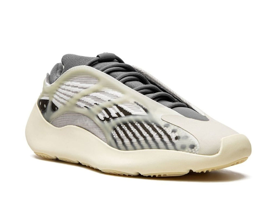 ייזי 700 3.0 - שמנת\שחור