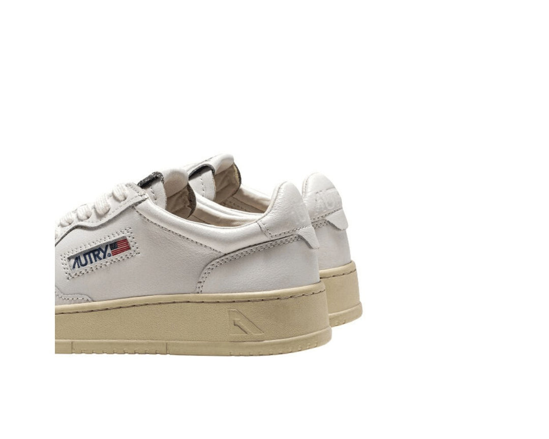 Autry Medalist Low All White Leather