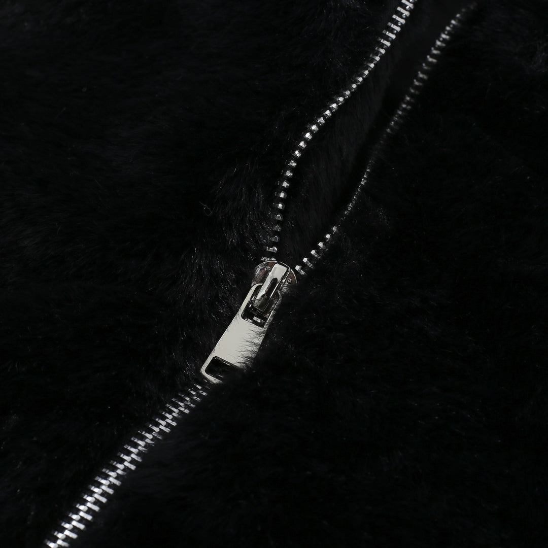 מעיל פרוותי (Faux fur) "ESSENTIALS FOG" בצבע שחור קלאסי