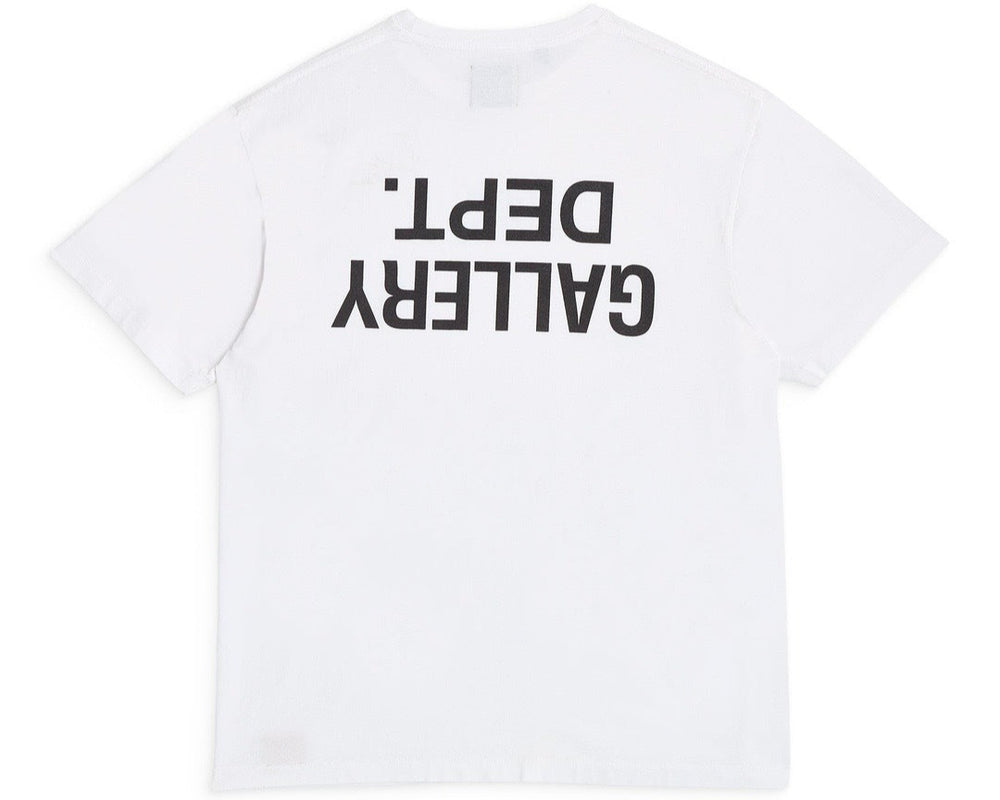 טי שירט גלרי דפט "UPSIDE DOWN" בצבע לבן